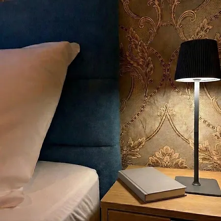 Family Zemlinski شقة